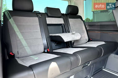 Минивэн Volkswagen Multivan 2023 в 
