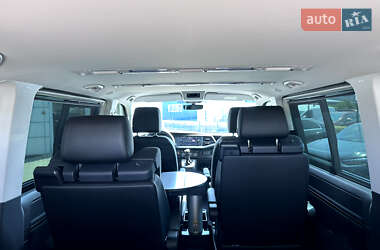 Минивэн Volkswagen Multivan 2023 в 