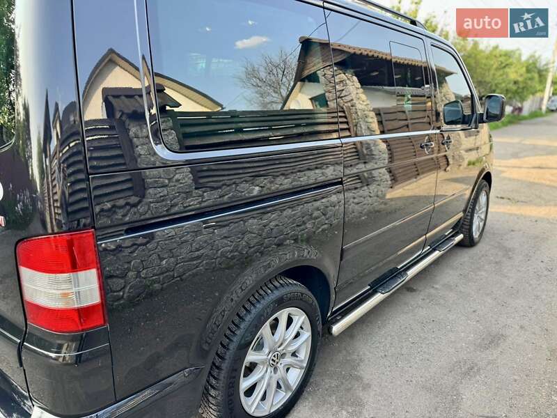 Минивэн Volkswagen Multivan 2009 в Казатине