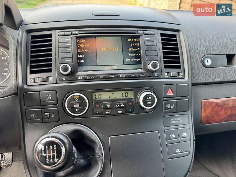 Минивэн Volkswagen Multivan 2009 в Казатине