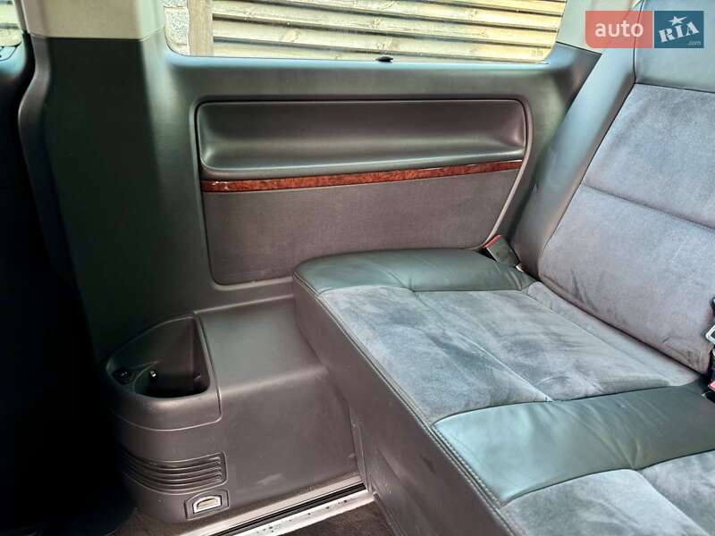 Минивэн Volkswagen Multivan 2009 в Казатине