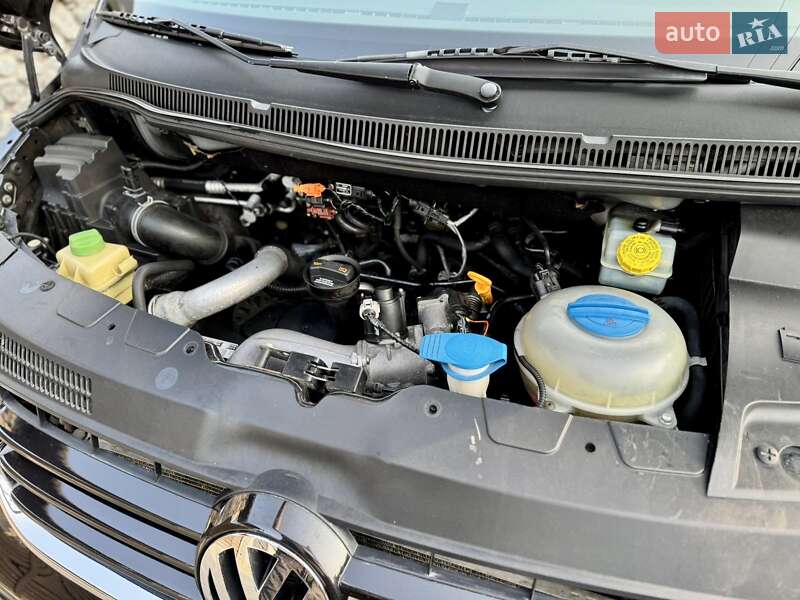 Минивэн Volkswagen Multivan 2009 в Казатине