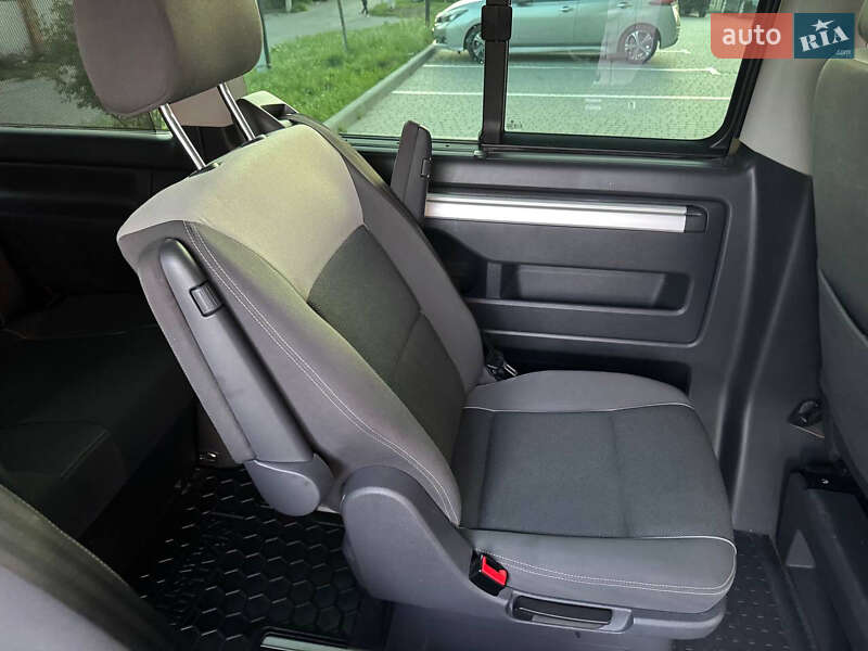 Минивэн Volkswagen Multivan 2010 в Виннице