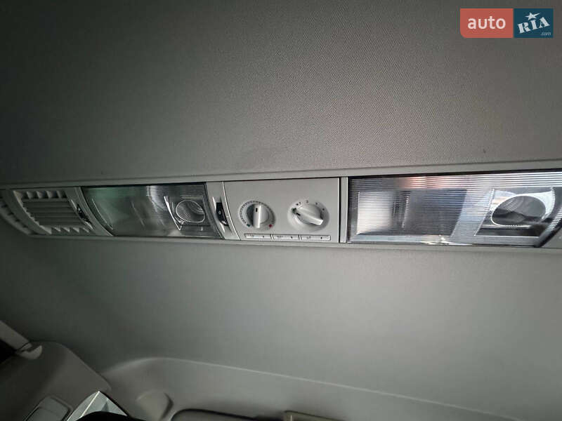 Минивэн Volkswagen Multivan 2010 в Виннице