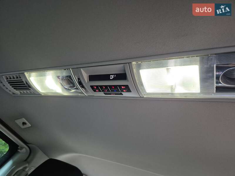 Минивэн Volkswagen Multivan 2017 в Сваляве