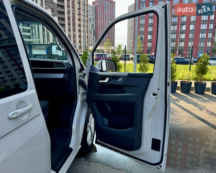 Мінівен Volkswagen Multivan 2020 в Києві
