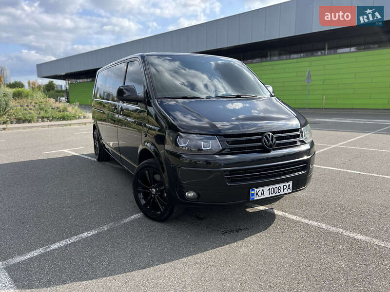 Минивэн Volkswagen Multivan 2010 в Киеве