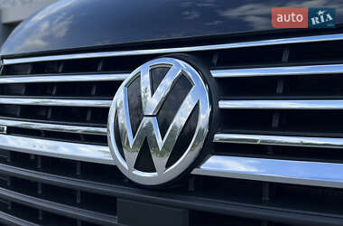 Минивэн Volkswagen Multivan 2020 в 