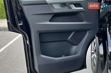 Минивэн Volkswagen Multivan 2020 в 