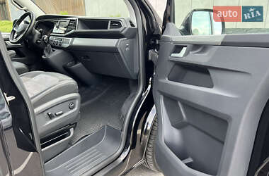 Минивэн Volkswagen Multivan 2020 в 
