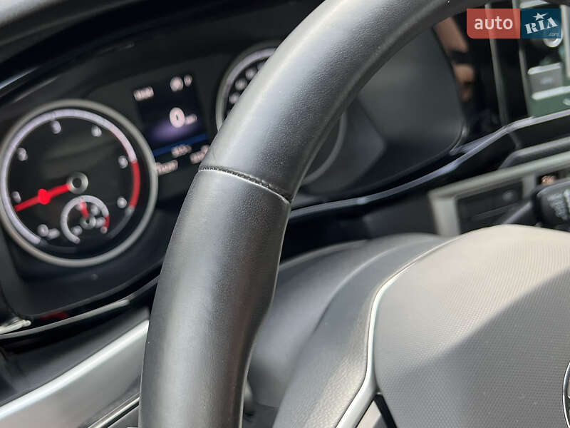 Минивэн Volkswagen Multivan 2020 в Киеве