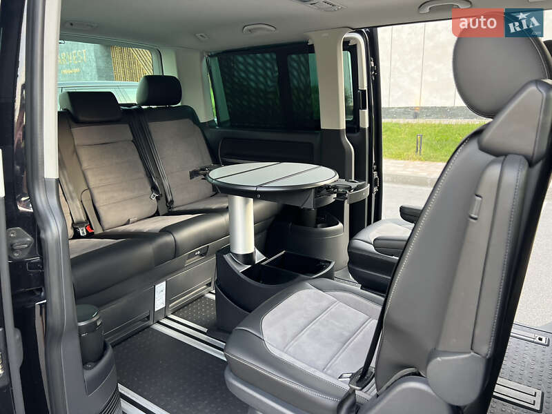 Минивэн Volkswagen Multivan 2020 в Киеве