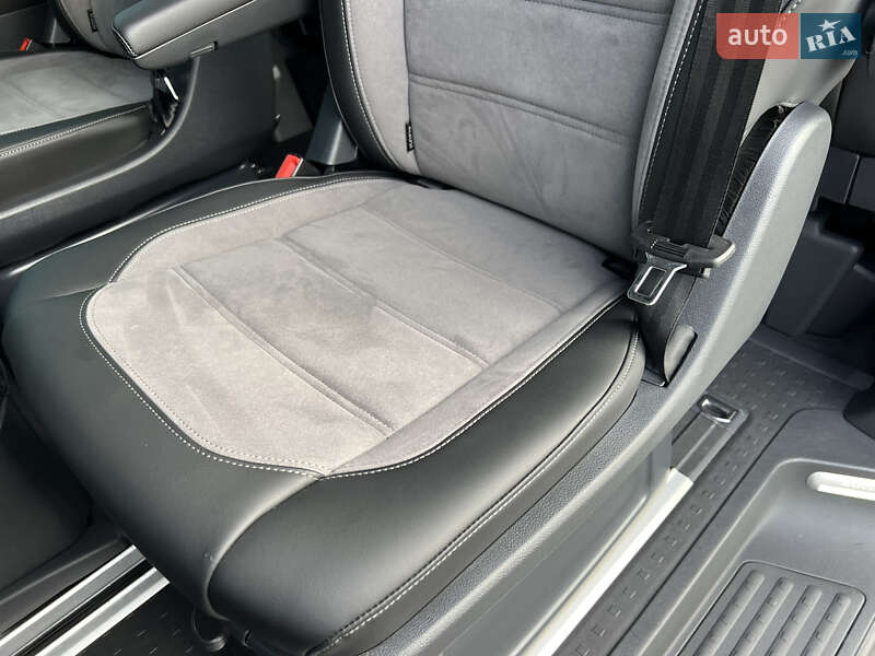 Минивэн Volkswagen Multivan 2020 в Киеве
