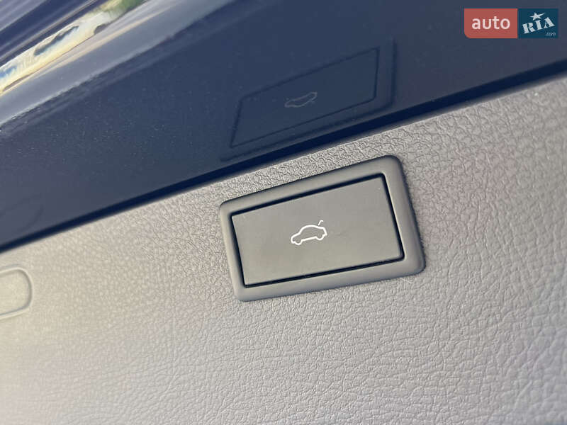Минивэн Volkswagen Multivan 2020 в Киеве
