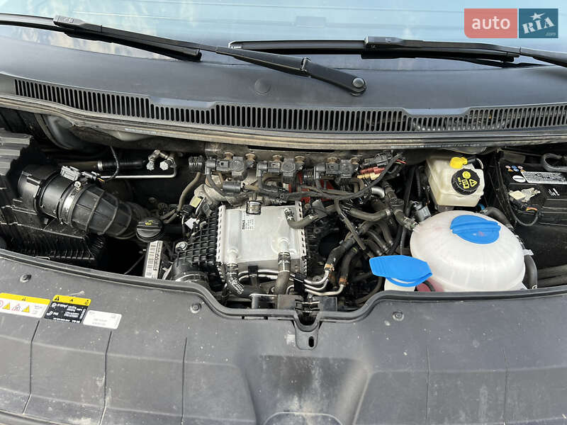 Минивэн Volkswagen Multivan 2020 в Киеве