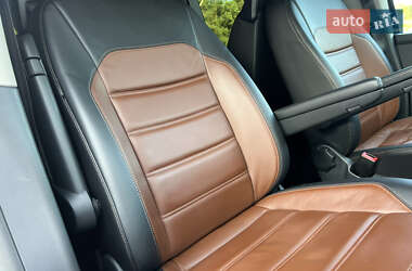 Минивэн Volkswagen Multivan 2020 в 