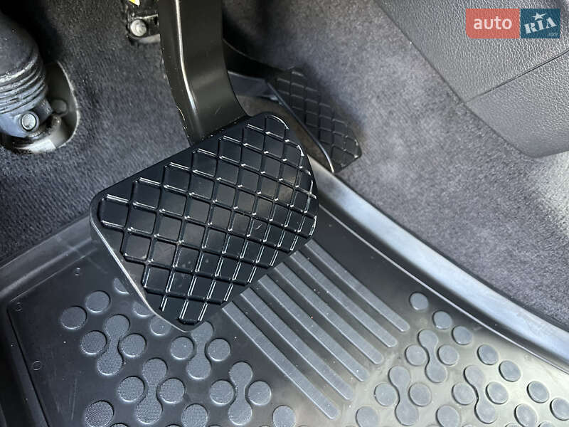 Минивэн Volkswagen Multivan 2020 в Киеве