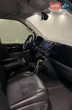 Минивэн Volkswagen Multivan 2016 в 