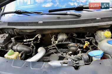 Минивэн Volkswagen Multivan 2009 в 