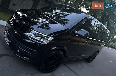 Минивэн Volkswagen Multivan 2016 в 