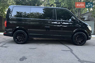 Минивэн Volkswagen Multivan 2016 в 