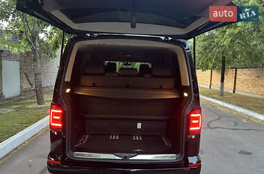 Минивэн Volkswagen Multivan 2016 в 