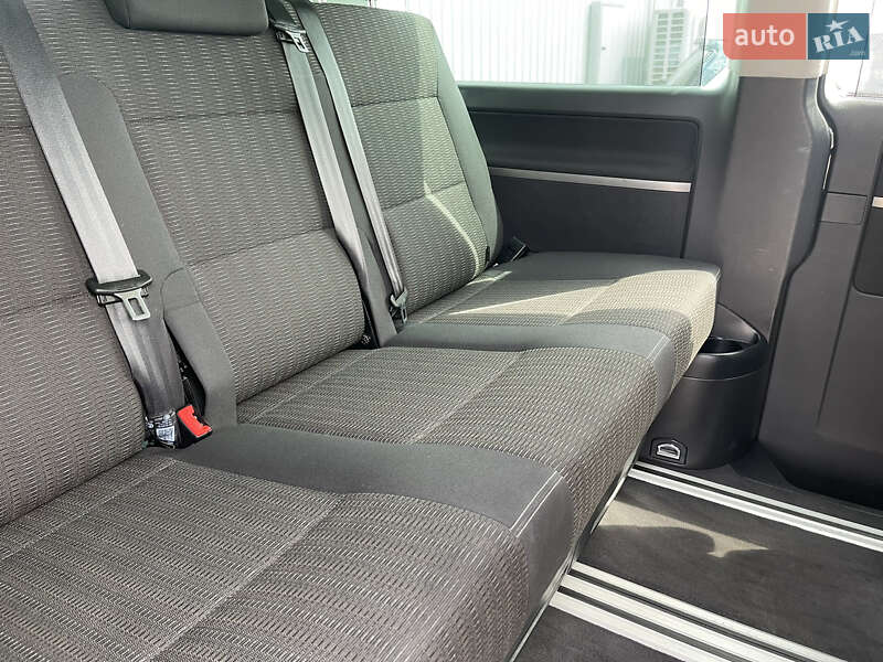 Минивэн Volkswagen Multivan 2018 в Мукачево