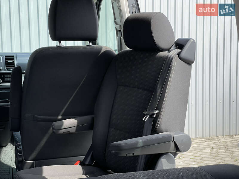 Минивэн Volkswagen Multivan 2018 в Мукачево