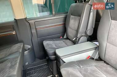 Минивэн Volkswagen Multivan 2010 в 