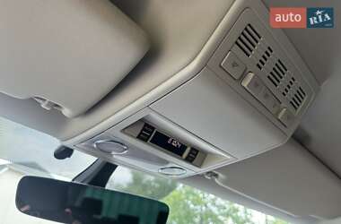 Минивэн Volkswagen Multivan 2017 в 