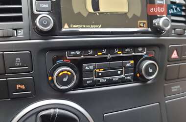 Минивэн Volkswagen Multivan 2012 в 