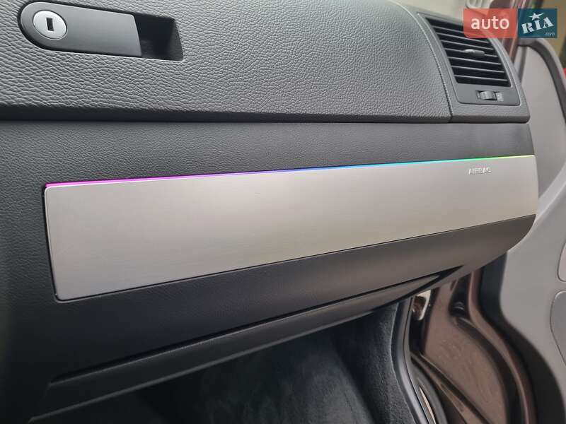Минивэн Volkswagen Multivan 2012 в Киеве