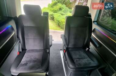 Минивэн Volkswagen Multivan 2012 в 