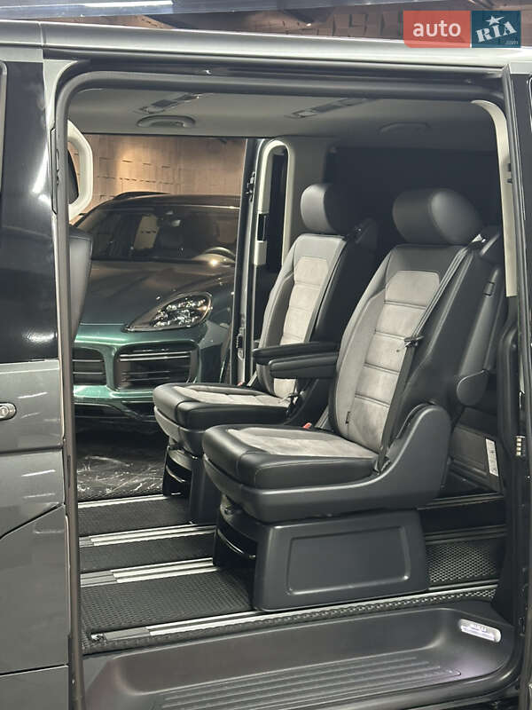 Минивэн Volkswagen Multivan 2021 в Одессе