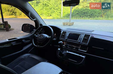 Минивэн Volkswagen Multivan 2016 в 