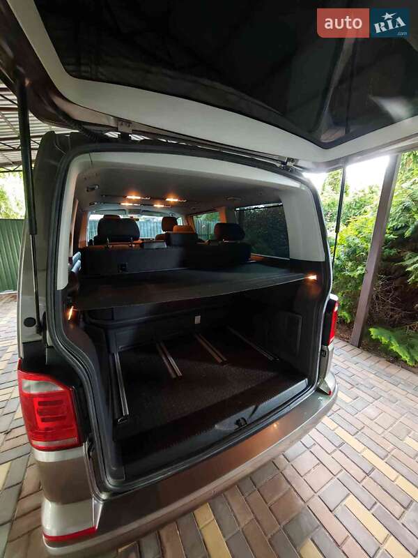 Минивэн Volkswagen Multivan 2018 в Киеве