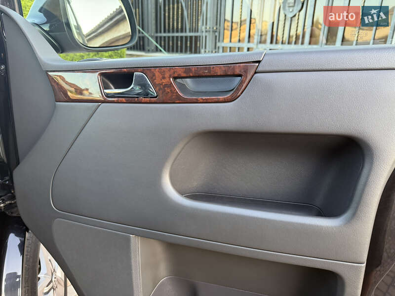 Мінівен Volkswagen Multivan 2014 в Одесі