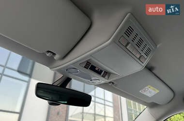 Минивэн Volkswagen Multivan 2019 в 