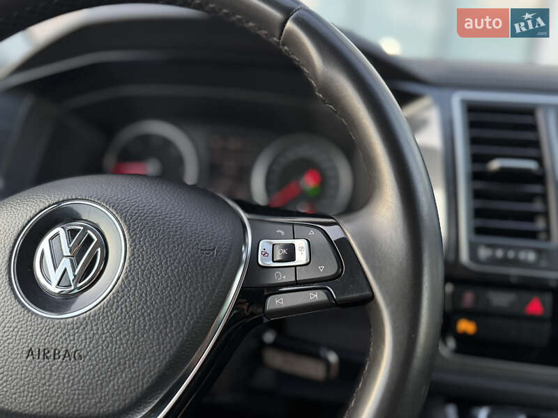 Минивэн Volkswagen Multivan 2019 в Тернополе