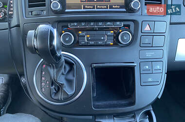 Минивэн Volkswagen Multivan 2015 в 