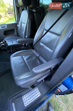 Минивэн Volkswagen Multivan 2015 в 