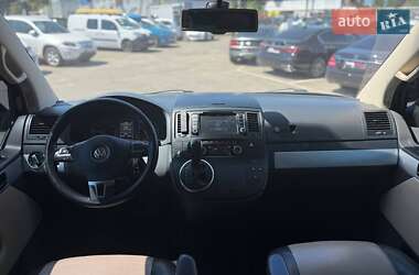Минивэн Volkswagen Multivan 2012 в 