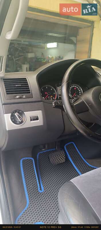 Минивэн Volkswagen Multivan 2011 в Киеве