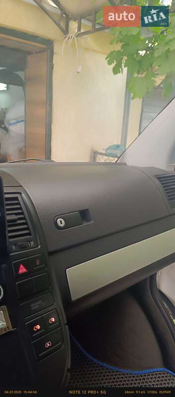 Минивэн Volkswagen Multivan 2011 в Киеве