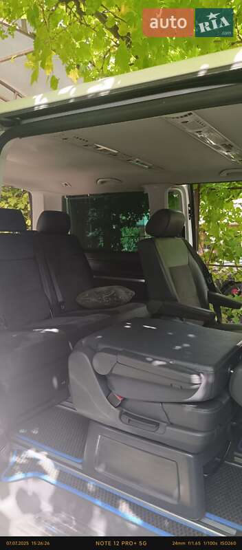 Минивэн Volkswagen Multivan 2011 в Киеве