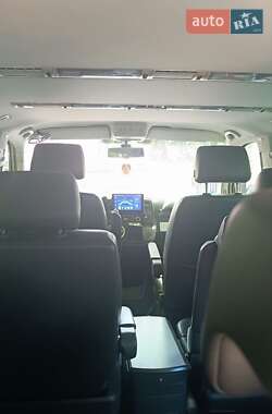 Минивэн Volkswagen Multivan 2011 в 