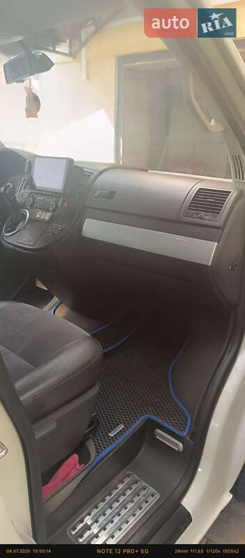 Минивэн Volkswagen Multivan 2011 в Киеве