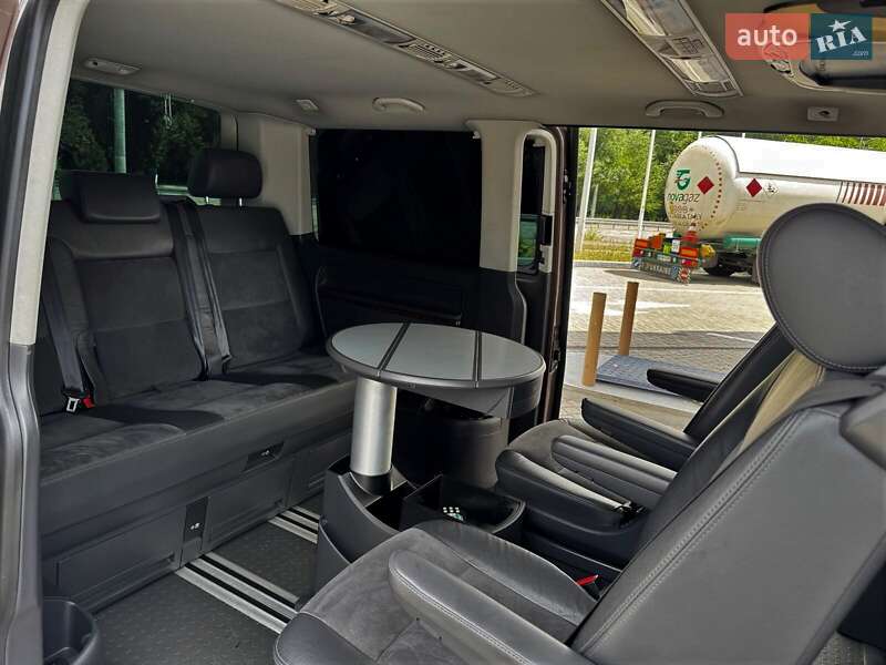 Мінівен Volkswagen Multivan 2014 в Дніпрі