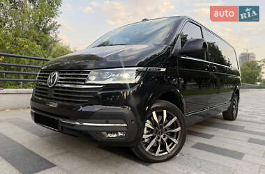 Минивэн Volkswagen Multivan 2023 в 