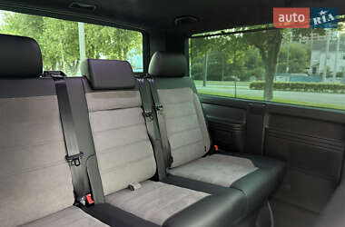 Минивэн Volkswagen Multivan 2023 в 